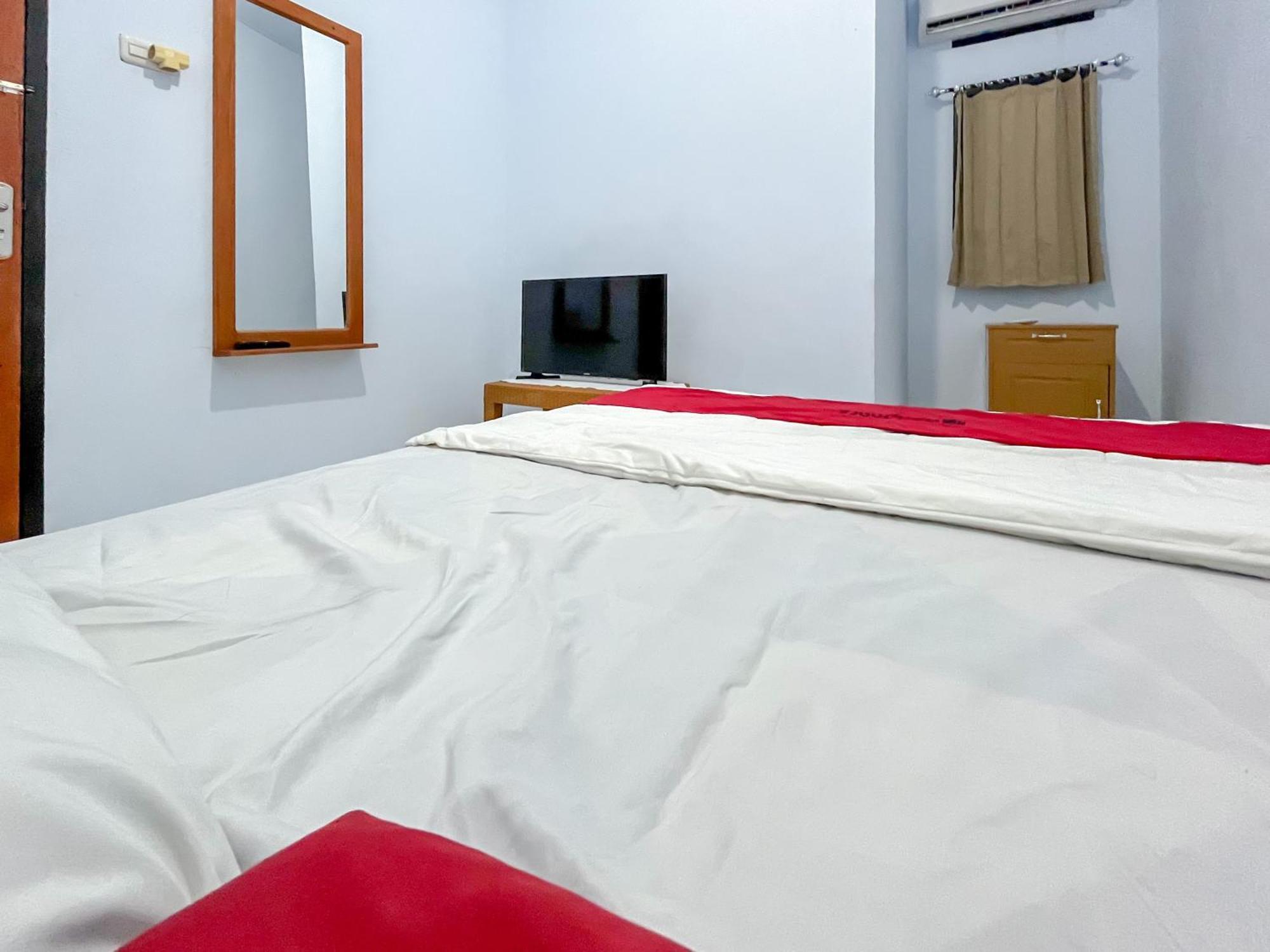 Reddoorz Syariah At Home Ampana Guest House Ampana Kota Extérieur photo