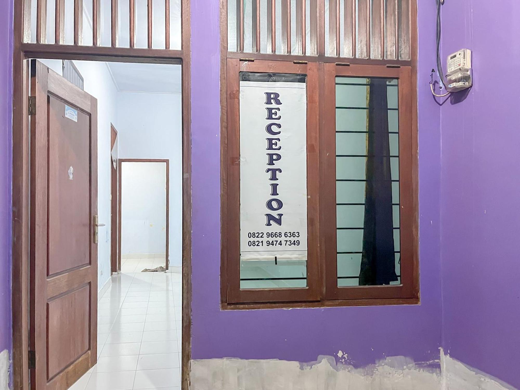 Reddoorz Syariah At Home Ampana Guest House Ampana Kota Extérieur photo